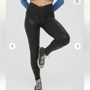 Aerie Offline Hugger Crossover High Waisted Crackle Leggings Black Medium
